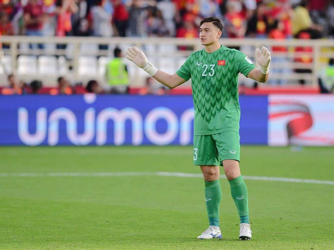 Bày tỏ ý kiến sẵn sàng đồng ý nếu được Văn Lâm mời ăn tối, Hoa hậu Ngọc Hân bị chỉ trích quá ảo tưởng