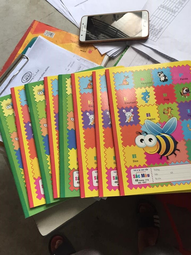 Những kiểu thưởng Tết kiểu Trời ơi!: người được 8 quyển vở ô ly, người lĩnh nguyên combo dầu ăn, bột giặt