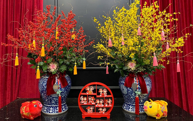 Nhà giàu Việt chi chục triệu mua đào đông đỏ, mai Mỹ chơi Tết