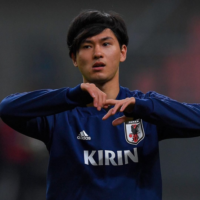 Danh tính trai đẹp đội Nhật Bản khiến fan girl buộc phải thốt lên: Dù là đối thủ nhưng đẹp vẫn phải ngắm!