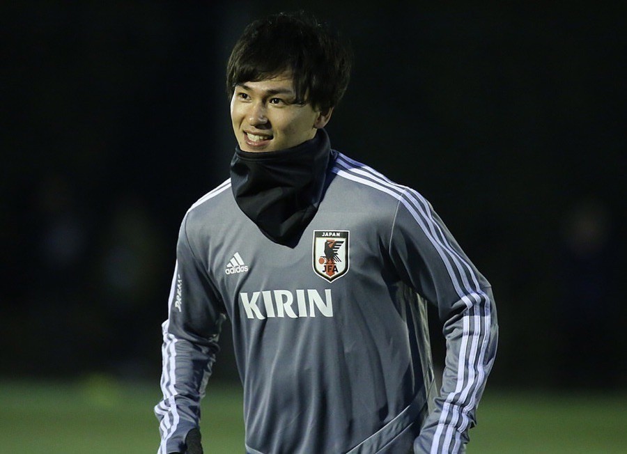 Danh tính trai đẹp đội Nhật Bản khiến fan girl buộc phải thốt lên: Dù là đối thủ nhưng đẹp vẫn phải ngắm!