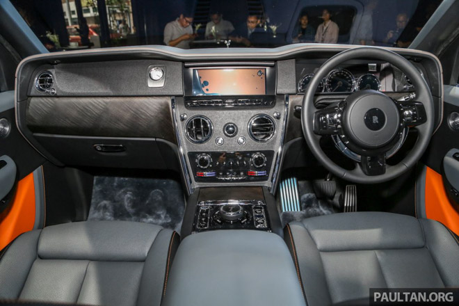 Ảnh thực tế SUV siêu sang chục tỷ đồng Rolls-Royce Cullinan