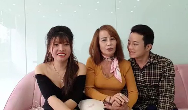 Bức xúc tố bạn thân cướp nick, cô dâu 62 tuổi thừa nhận lừa dối mọi người để câu view bán hàng online?