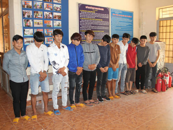 Nẹt pô xe máy, thanh niên bị đánh hội đồng đến chết