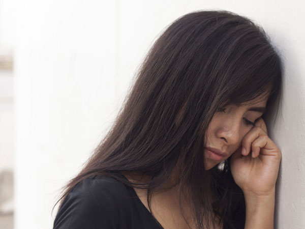 Tôi đổ bát miến lên đầu chú rể, cô dâu hô hào người nhà đến trừng phạt tôi nhưng chú rể cuống quýt xin tha