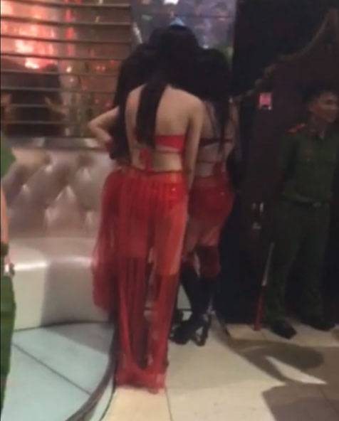 Vũ nữ múa khiêu dâm phục vụ nhiều dân chơi phê ma tuý ở quán bar