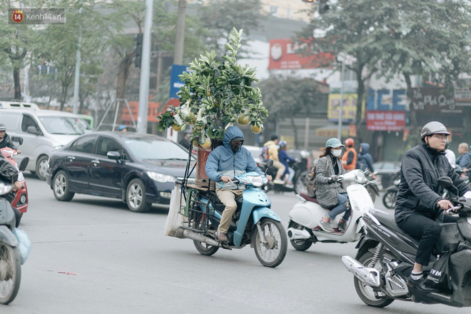 Chùm ảnh: Từ 3h chiều, đường phố Hà Nội ùn tắc không lối thoát ngày giáp Tết