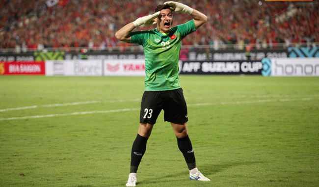 Đăng hình ảnh Đặng Văn Lâm trên trang cá nhân, Yến Xuân chính thức thừa nhận quan hệ tình cảm của cả hai?