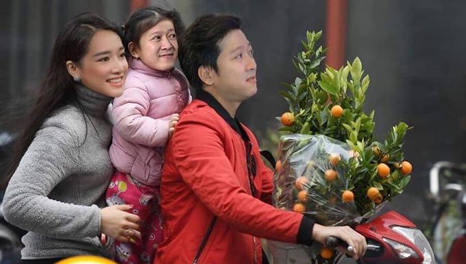 Trường Giang phản ứng lạ trước tin đồn Nhã Phương sinh con gái đầu lòng