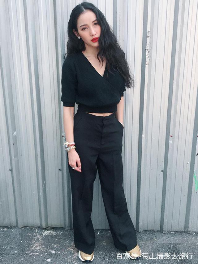 Đời tư ngỡ tưởng chỉ có trong drama cẩu huyết của người mẫu nổi tiếng: 20 năm mới biết anh trai chính là bố ruột Đời tư ngỡ tưởng chỉ có trong drama cẩu huyết của người mẫu nổi tiếng: 20 năm mới biết anh trai chính là bố ruột