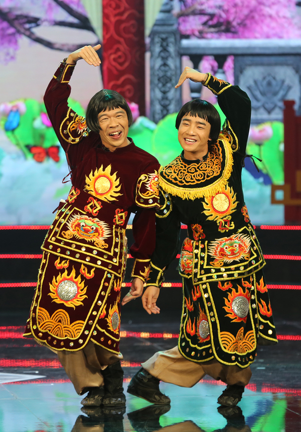 Táo quân 2019 đả kích dân chơi biến tướng đi bão