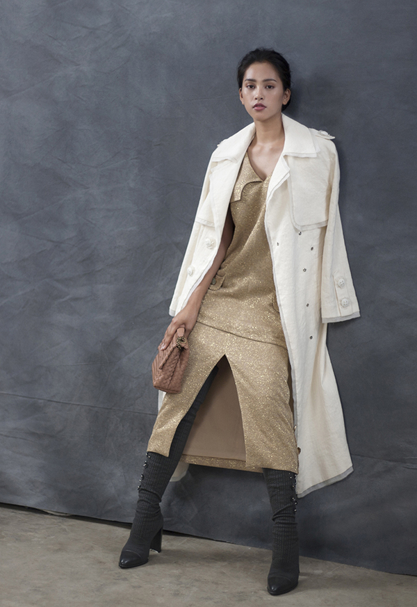 Hoa hậu Tiểu Vy tôn vòng một với váy áo Công Trí