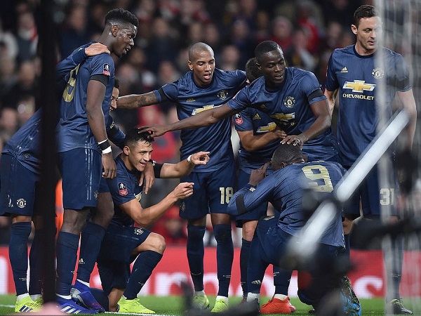 Clip: Sanchez gieo sầu cho đội bóng cũ, MU thắng trận thứ 8 liên tiếp cùng Solskjaer