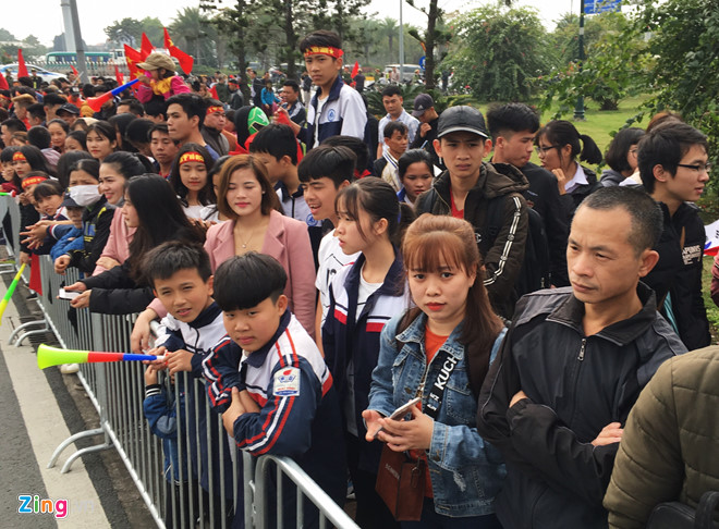 Thầy trò HLV Park Hang-seo được vinh danh ở sân bay Nội Bài