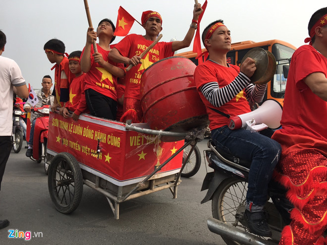 Thầy trò HLV Park Hang-seo được vinh danh ở sân bay Nội Bài