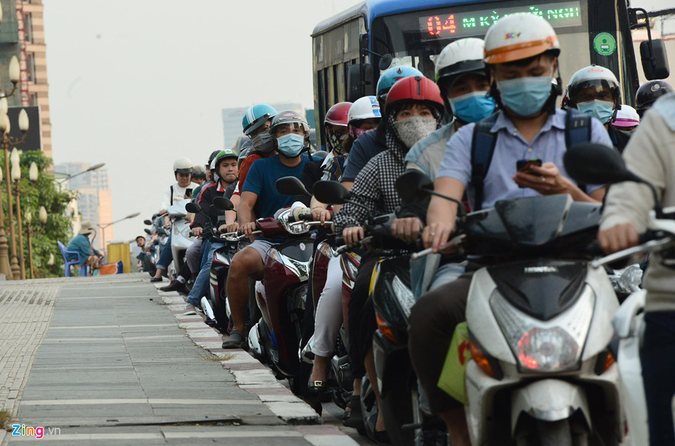 Video, ảnh: Kẹt xe khắp các ngả vào sân bay Tân Sơn Nhất dịp cận Tết