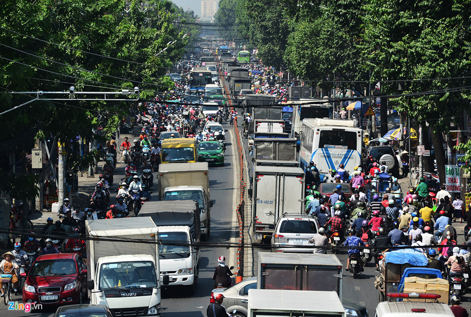 Video, ảnh: Kẹt xe khắp các ngả vào sân bay Tân Sơn Nhất dịp cận Tết