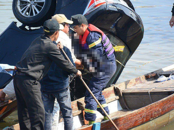 Tiết lộ điều kinh hoàng vụ ô tô lao xuống sông Hoài, 3 người tử vong