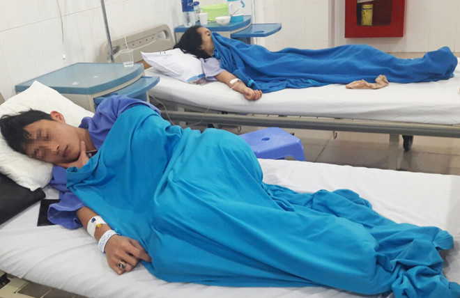 Đình chỉ cơ sở sản xuất bánh mì khiến hàng chục người nhập viện