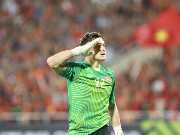 Thủ thành Đặng Văn Lâm nói gì khi trở về Việt Nam?