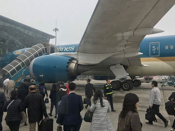 Căng thẳng vé tàu, máy bay ra Bắc