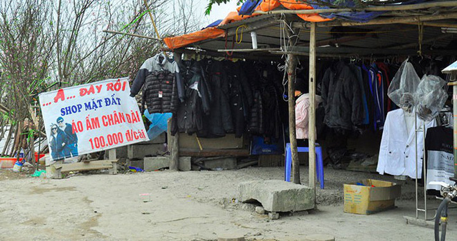 Áo ấm chân dài, bán cả nhà cả cửa và những biển xả hàng cuối năm khiến thượng đế bật cười