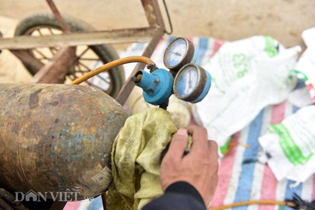 Ảnh: Nhộn nhịp làng sản xuất siêu xe chở ông Công ông Táo