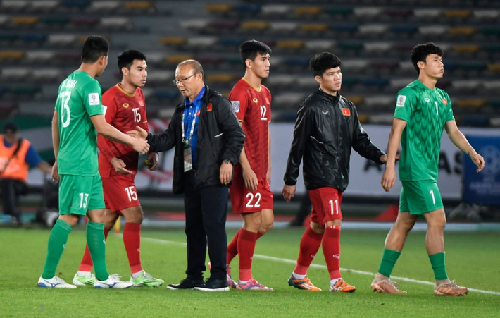 Bầu Đức, hãy để cho Công Phượng một lần được ngẩng đầu trước những Quang Hải, Văn Hậu! Bầu Đức, hãy để cho Công Phượng một lần được ngẩng đầu trước những Quang Hải, Văn Hậu!