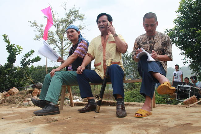 Ảnh phản cảm của Thư Dung và loạt scandal bị điểm huyệt trong phim hài Tết