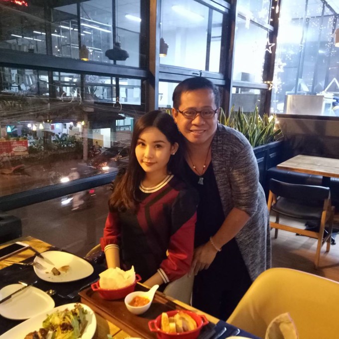 Thầy dạy catwalk gay gắt tố Ngân Anh mua giải, biết trước câu hỏi ứng xử mới đoạt Á hậu 4 Thầy dạy catwalk gay gắt tố Ngân Anh mua giải, biết trước câu hỏi ứng xử mới đoạt Á hậu 4