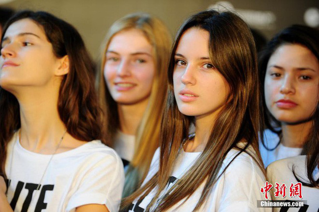 Chuyện mẫu Tây hành nghề chui ở Trung Quốc: Dễ kiếm tiền nhưng phải chấp nhận cởi