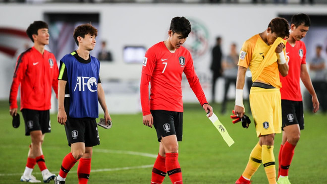 Son Heung-min hầu như không làm gì cả, chỉ đứng yên trên sân