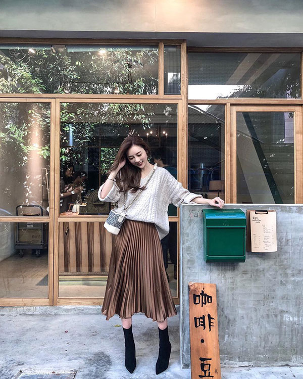 Nhẹ nhàng sắm 4 mẫu chân váy sau, chuyện Tết mặc gì cho đẹp xinh điệu đà sẽ chẳng thể làm khó các nàng Nhẹ nhàng sắm 4 mẫu chân váy sau, chuyện Tết mặc gì cho đẹp xinh điệu đà sẽ chẳng thể làm khó các nàng