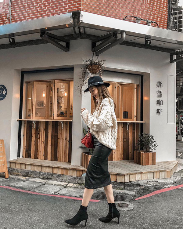 Nhẹ nhàng sắm 4 mẫu chân váy sau, chuyện Tết mặc gì cho đẹp xinh điệu đà sẽ chẳng thể làm khó các nàng Nhẹ nhàng sắm 4 mẫu chân váy sau, chuyện Tết mặc gì cho đẹp xinh điệu đà sẽ chẳng thể làm khó các nàng