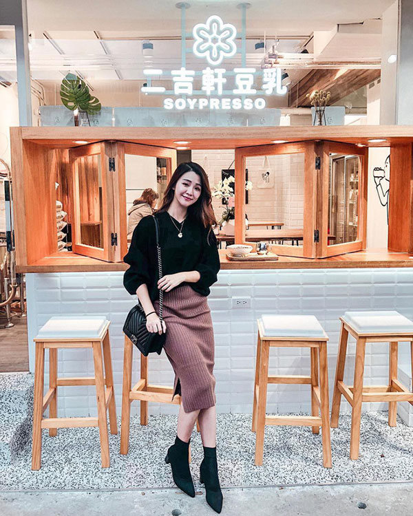 Nhẹ nhàng sắm 4 mẫu chân váy sau, chuyện Tết mặc gì cho đẹp xinh điệu đà sẽ chẳng thể làm khó các nàng Nhẹ nhàng sắm 4 mẫu chân váy sau, chuyện Tết mặc gì cho đẹp xinh điệu đà sẽ chẳng thể làm khó các nàng