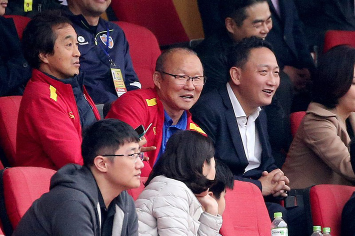 Bóng đá Việt Nam và Thái Lan liên tục chạm trán đầu năm