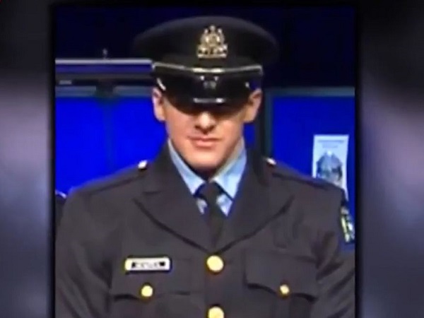 Chơi ‘Cò quay Nga’, cảnh sát Mỹ hại chết đồng nghiệp nữ