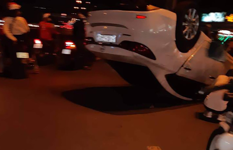 Chồng say lái ô tô gặp nạn, vợ chỉ trích bạn nhậu: Nếu Tết này chồng tao ngồi tù thì gia đình tao sẽ thế nào?