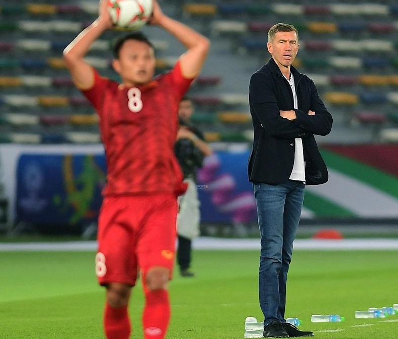 Đội tuyển từng đánh bại ĐTVN tại Asian Cup 2019 tính sa thải HLV trưởng