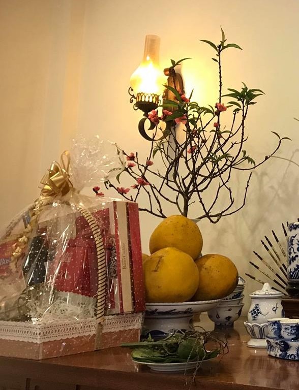 Hấp hải dậy từ 6h sáng làm mâm cơm cúng ông Táo, vợ trẻ bị chồng chê đến mức đòi li hôn