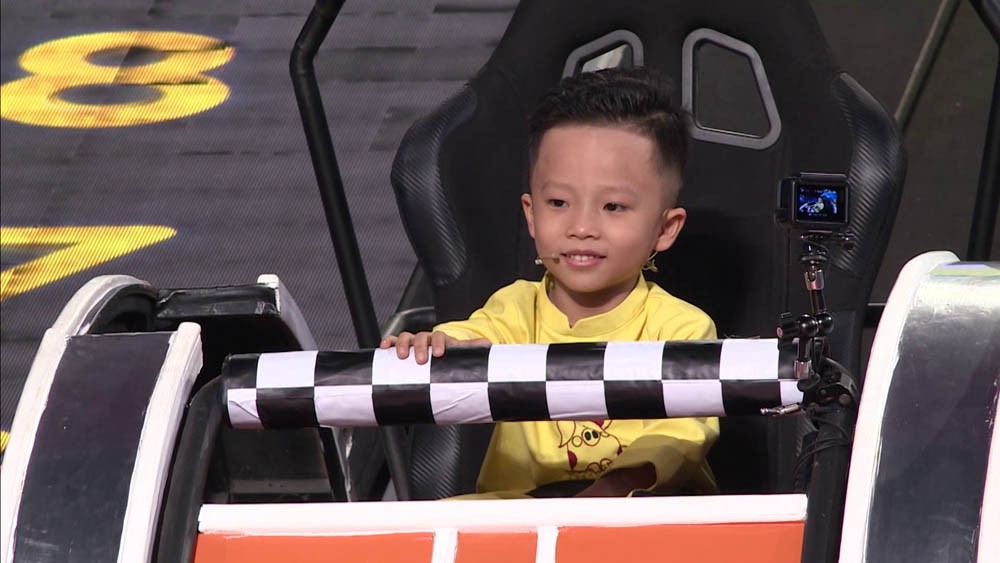 Nhanh như chớp nhí lập kỷ lục với 4 thí sinh cùng chạm đỉnh 10/10, con trai Nguyễn Hải Phong gây sốt