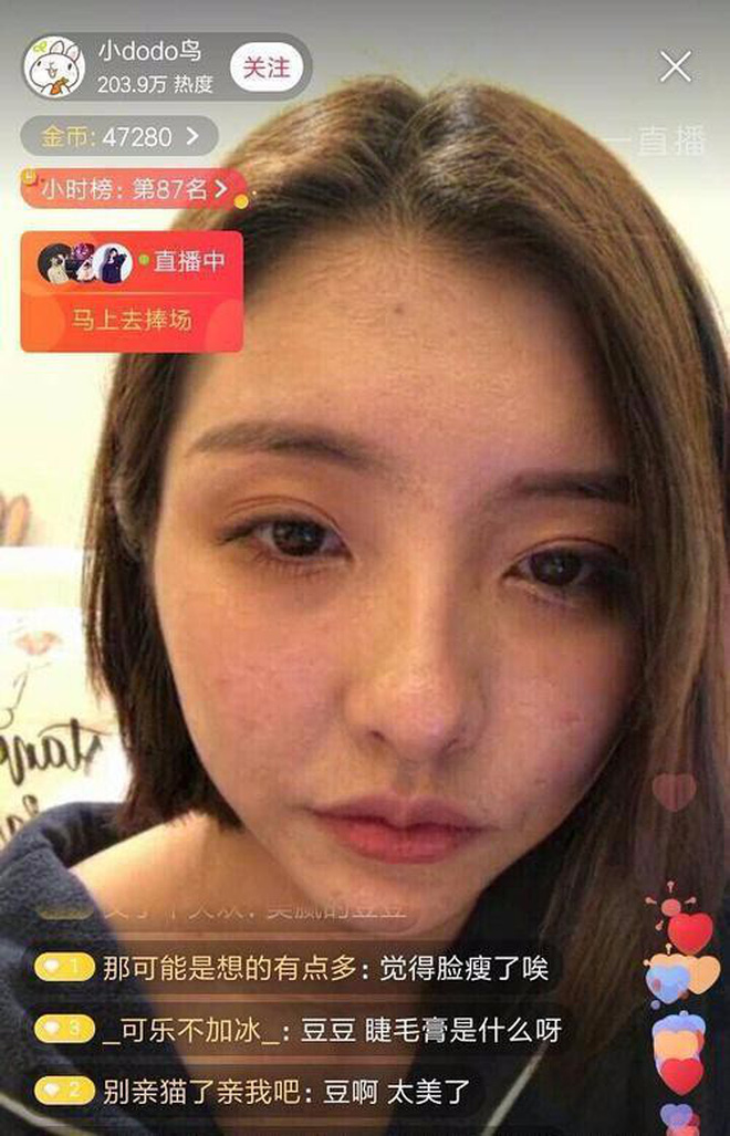 Khi các hot girl bị bóc mẽ nhan sắc thật lúc livestream: 1 giây lỡ tay tắt nhầm filter là ăn về cả rổ gạch đá