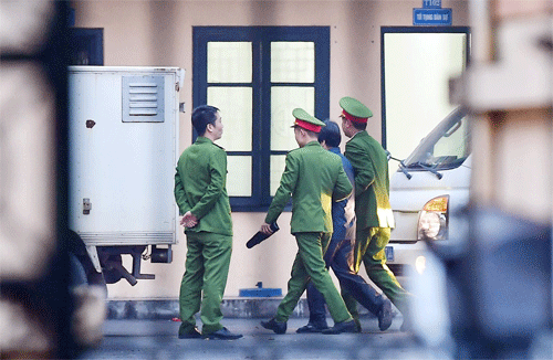 Hai cựu thứ trưởng công an hầu tòa cùng Vũ Nhôm