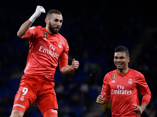 Clip: Benzema tỏa sáng với cú đúp giúp Real Madrid thắng trận trong thế thiếu người