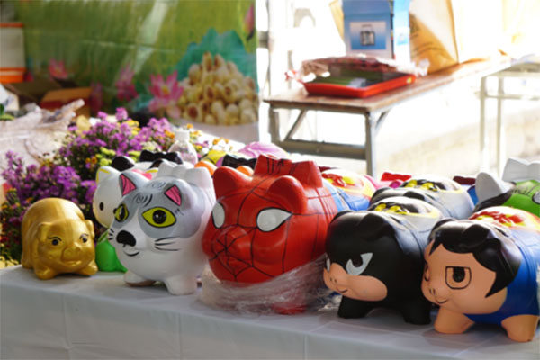 Đặc sản Tết tấp nập đổ về Sài Gòn