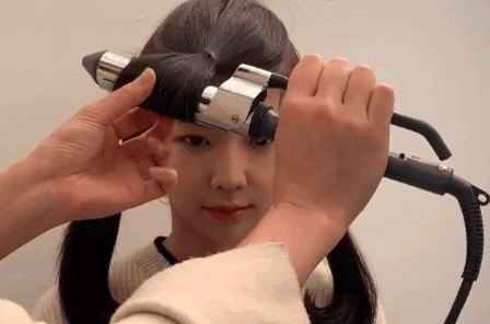 Tạo kiểu tóc bồng bềnh đuôi chữ C chanh xả như sấy tóc ngoài tiệm với mẹo ai cũng có thể tự làm