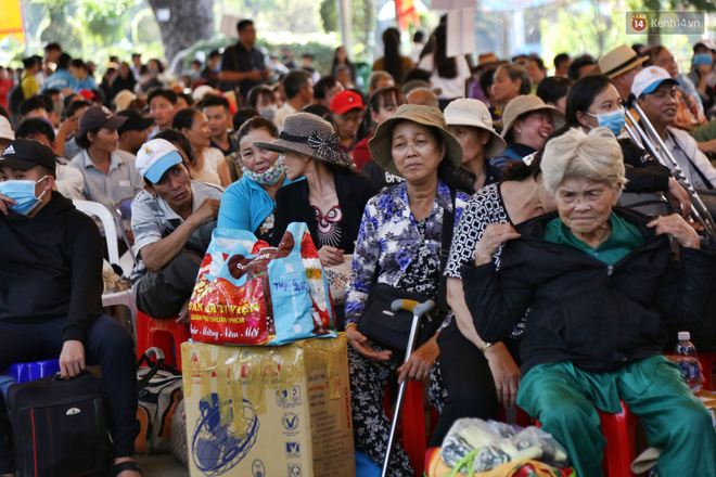 Chuyến xe nghĩa tình chở miễn phí 600 sinh viên và lao động nghèo ở Sài Gòn về quê ăn Tết Kỷ Hợi 2019