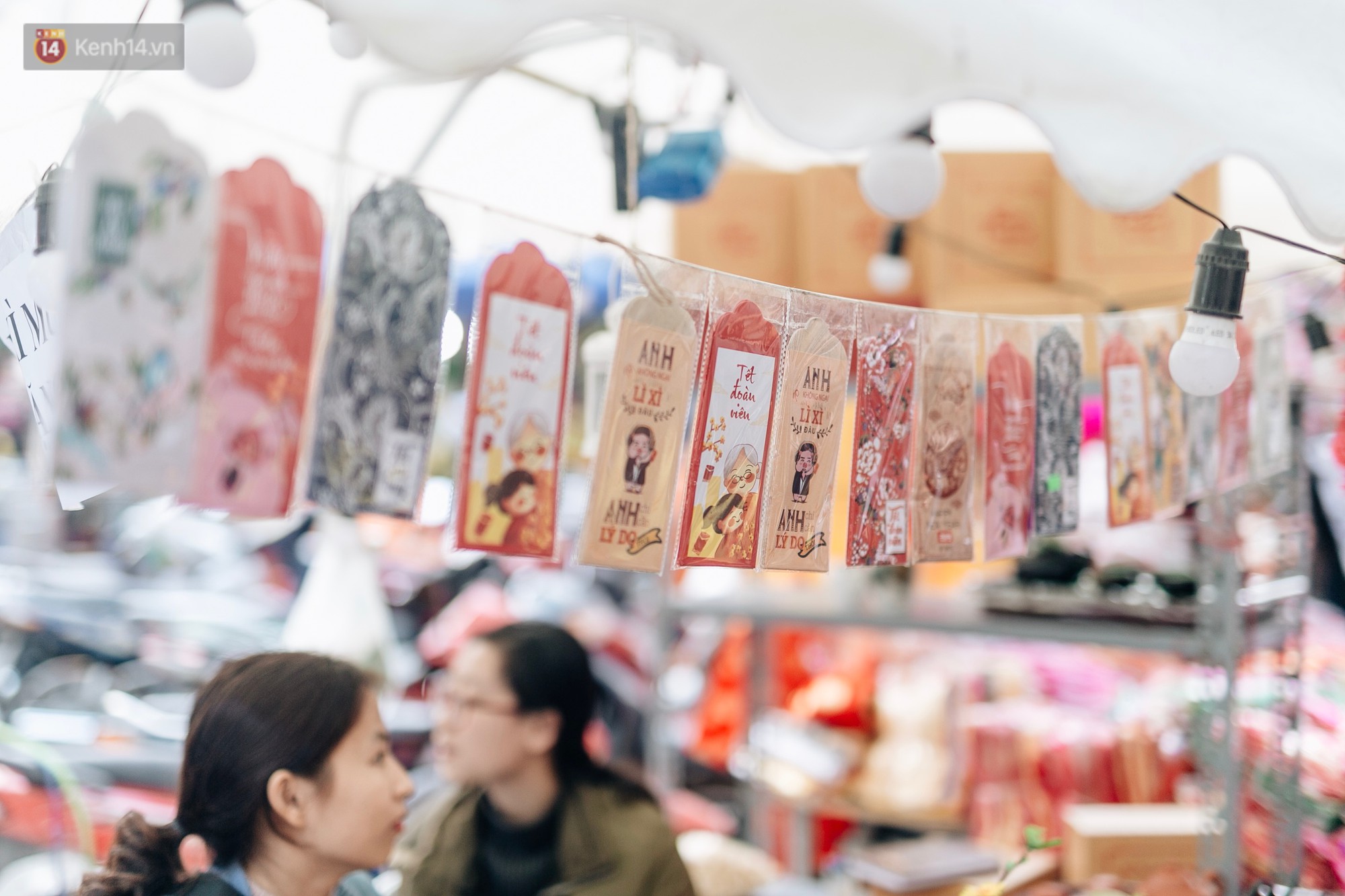 Video ảnh: Rộn ràng không khí Tết tại chợ hoa Hàng Lược - phiên chợ truyền thống lâu đời nhất ở Hà Nội