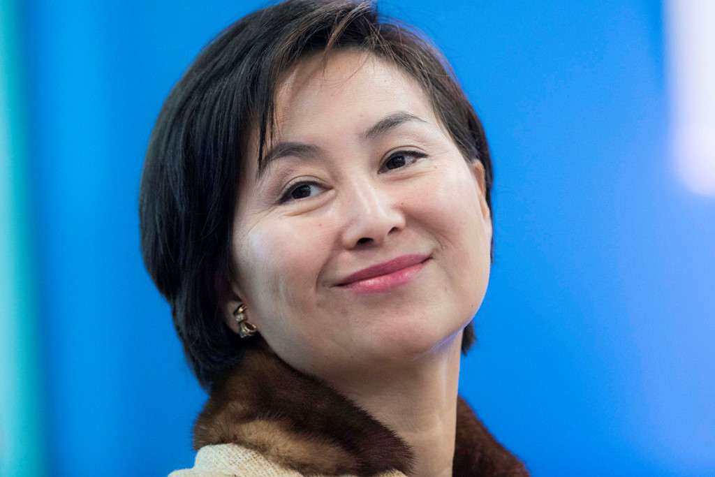 4 bà vợ, 17 người con và cuộc chiến gia tộc giành đế chế tỷ USD