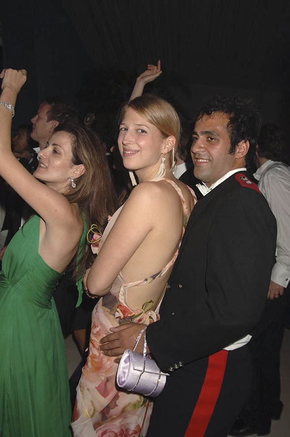 Hoàng gia Anh chuẩn bị hôn lễ tiếp theo, cô dâu là người từng tai tiếng với vụ tắm khỏa thân trong lâu đài